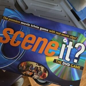 Scene Weaver Movie Trivia Game - Blue and Orange